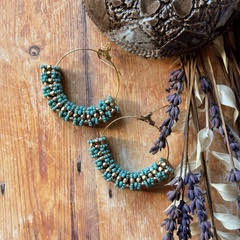examples of beadweaving jewellery by Ruby Jones